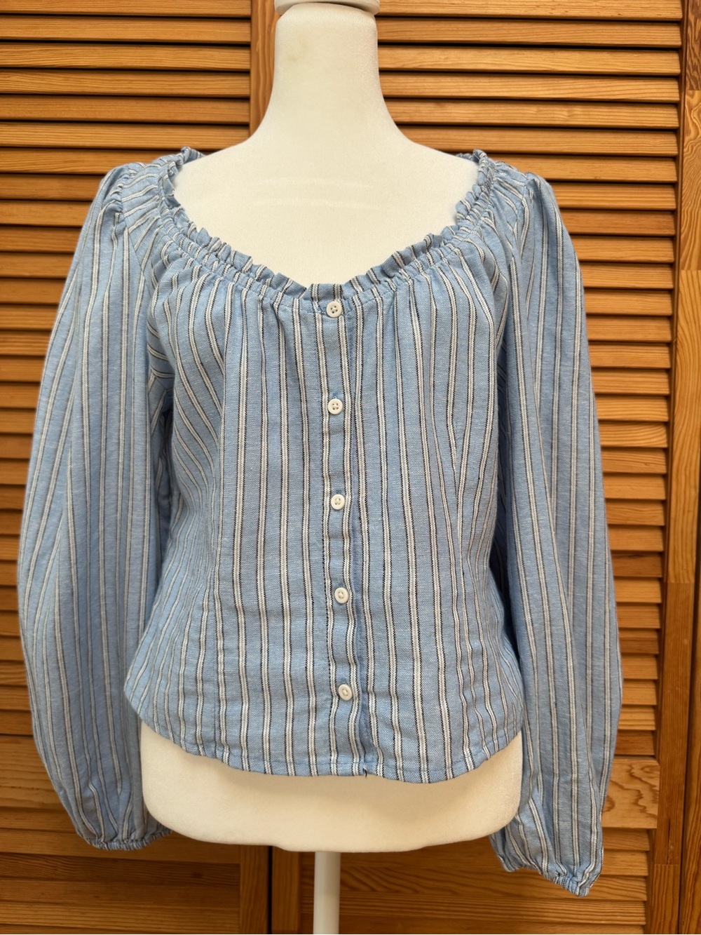 NWT Old Navy Blue Striped Linen-Blend Ruffle Scoop Neck Blouse Medium Coquette